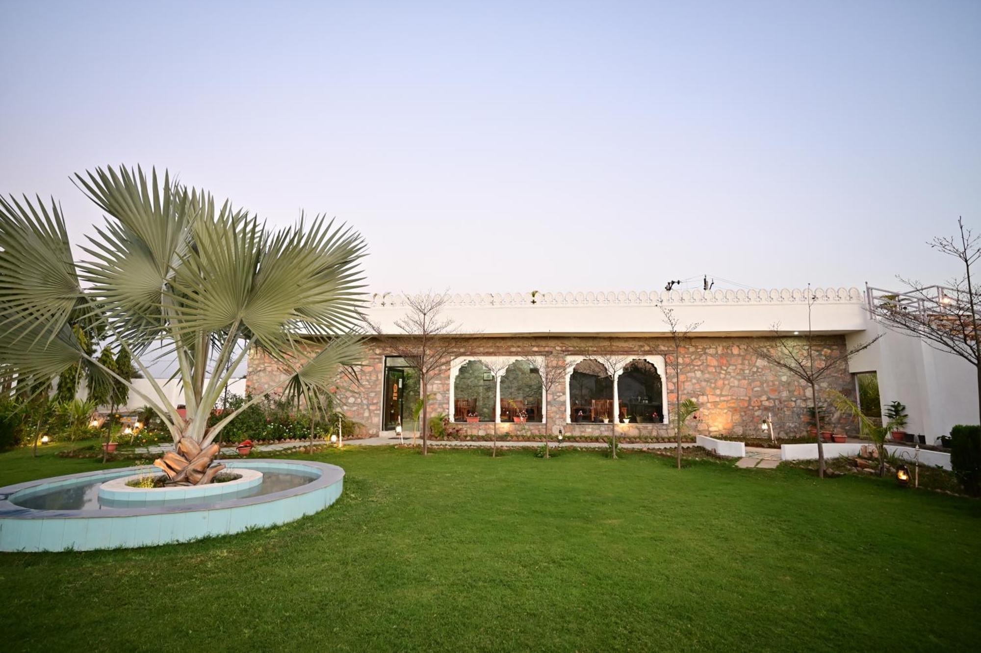 The Castle Crown - Hem Vilas Resort Ranthambhore Sawai Madhopur Eksteriør billede